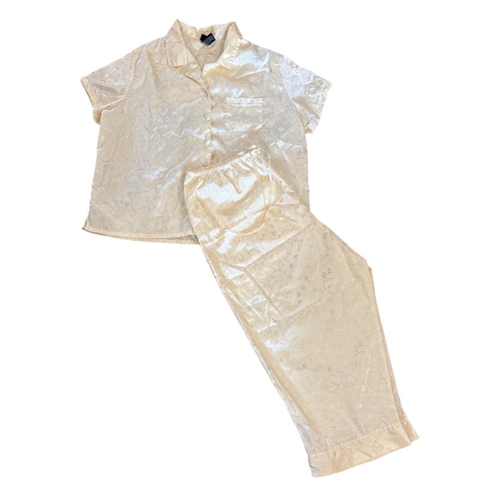 Secret Treasures Halo Pajama Set Wms 2X Pale Yellow 2-Piece Button Up Capris